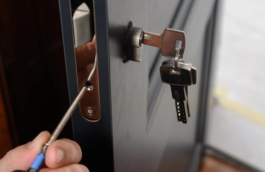 Commercial Locksmith Consultation