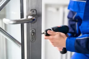 what does a locksmith do